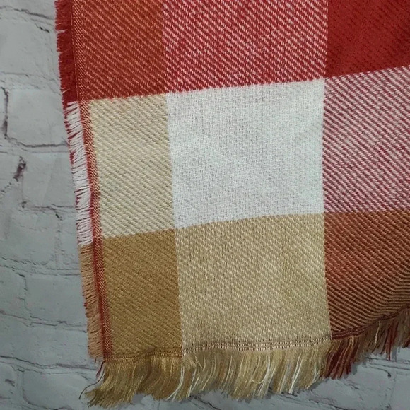 Soft Surroundings Buffalo Wrap Shawl Red Beige Check - Picture 5 of 9